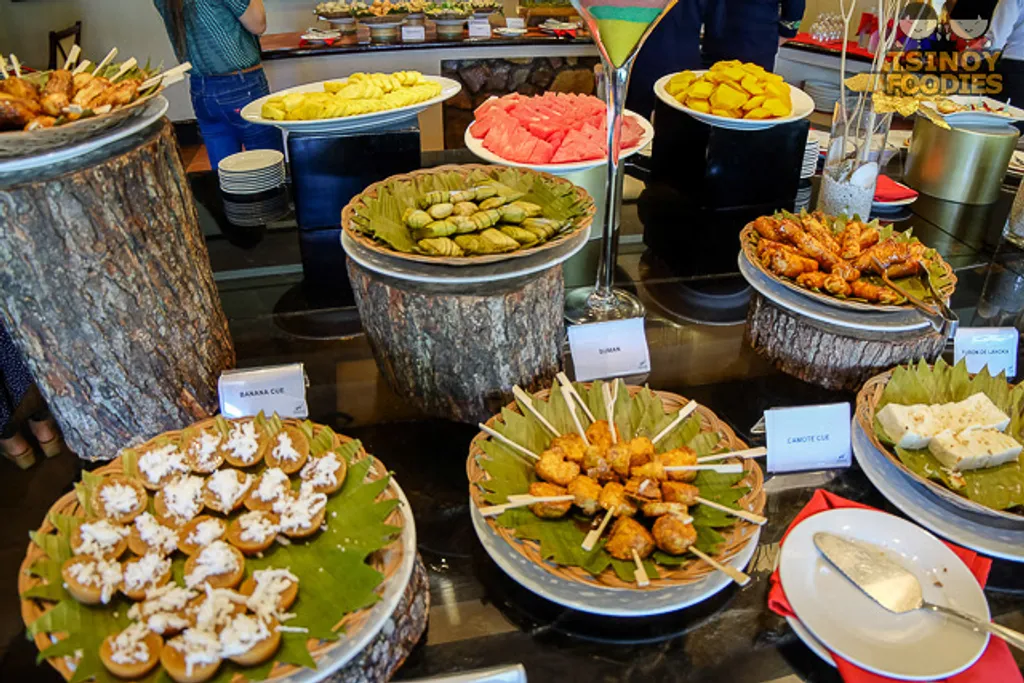 Waterfront Insular Hotel Food